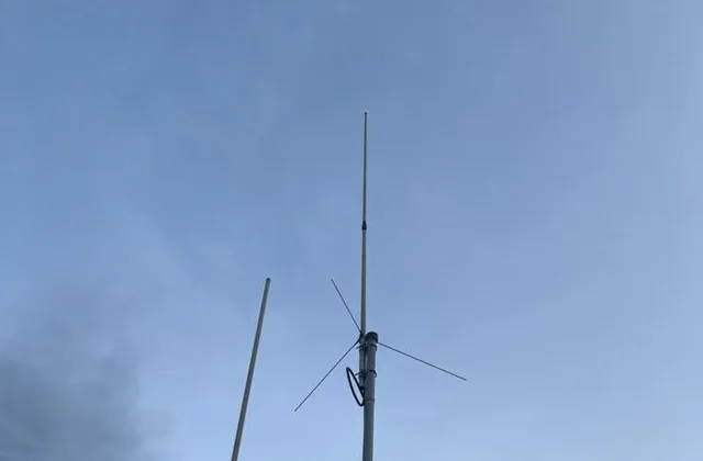 Antenas y mástiles
